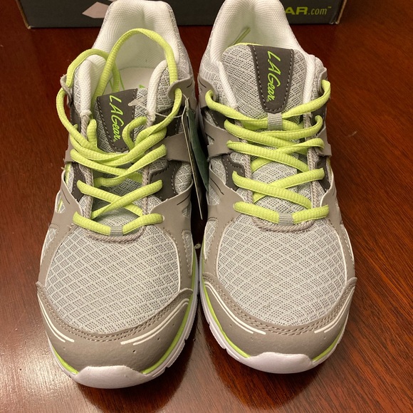 L.A Gear sneaker size 8 1/2 medium  NWT - Picture 3 of 8